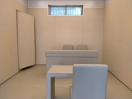 談話市防撞桌椅